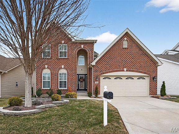 3rd image of 968 Ridgepointe Place Cir