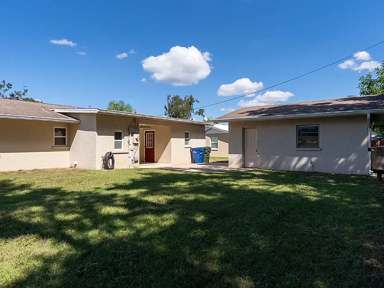 2714 Grand Cayman St — Photo 38
