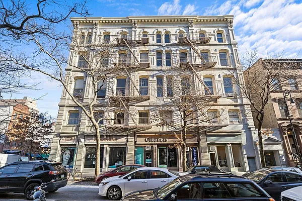 Sold by Compass | media 1