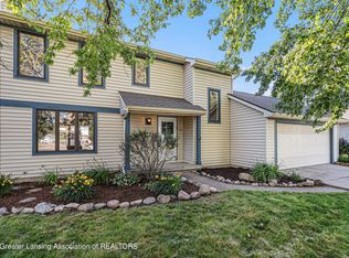 424 Dutch Hill Dr, Lansing, MI