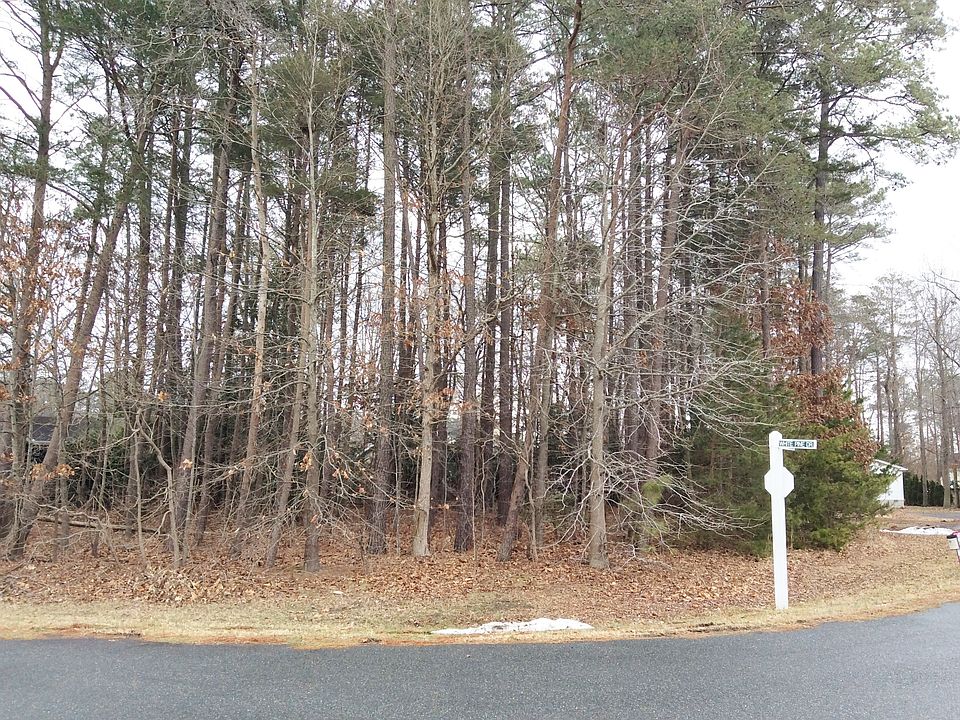 2nd image of 84 Branch Ct