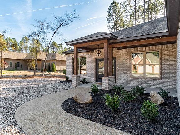 3rd image of 34 Victoria Ln