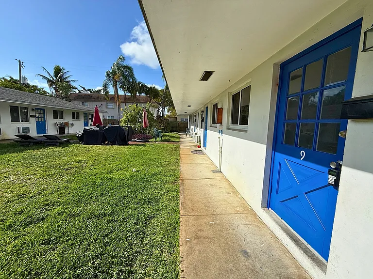 1958 Liberty St #9 — Photo 10