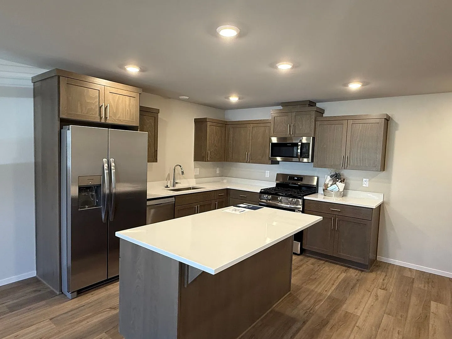 New Construction - Modern 3 Bedroom Townhome in Prime location!! — Photo 4