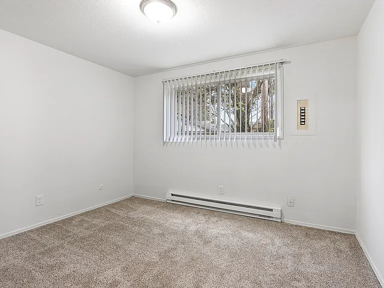 Fairway Apartments — Photo 8