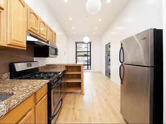 3rd image of 224 Cumberland St #22