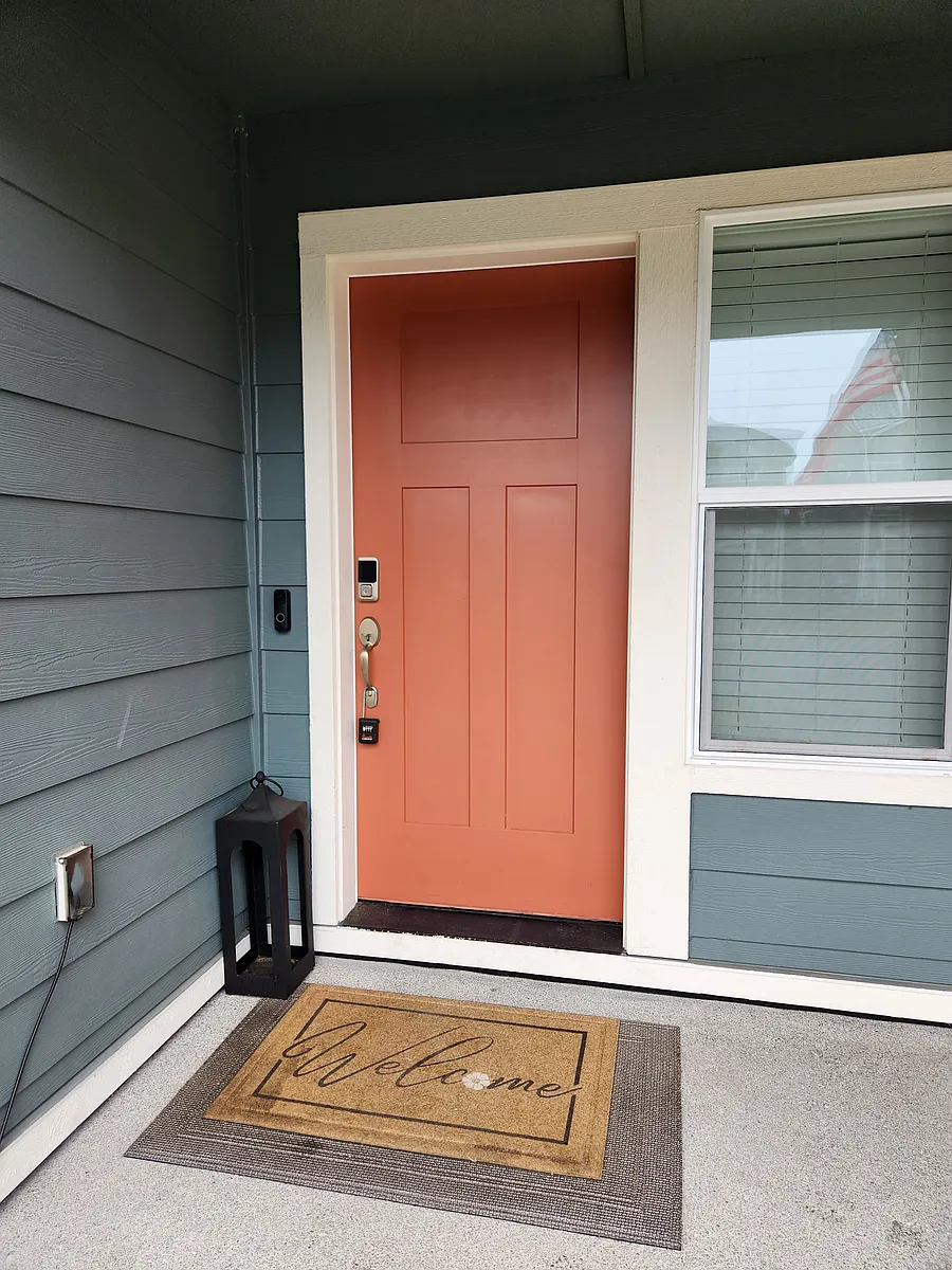 Welcome home - 15028 Iverson Loop SE