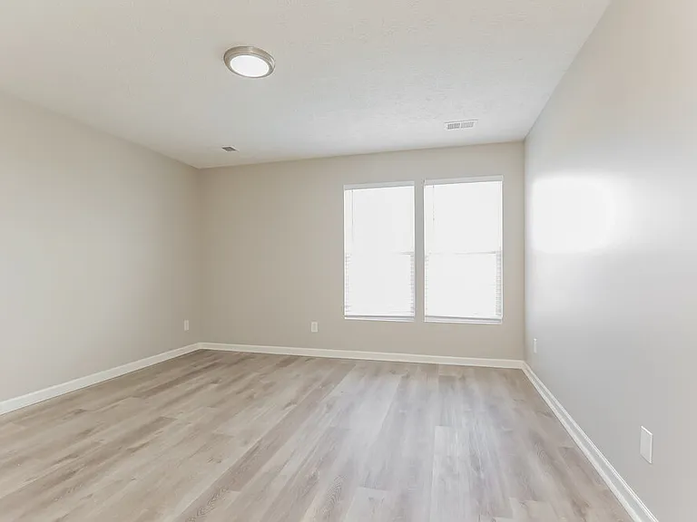 2561 Jordan Ridge Dr — Photo 17
