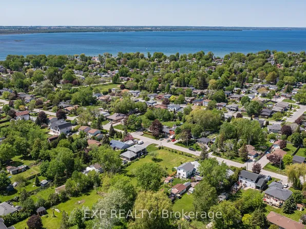 279 Annshiela Dr #277, Georgina, ON L4P 3A6