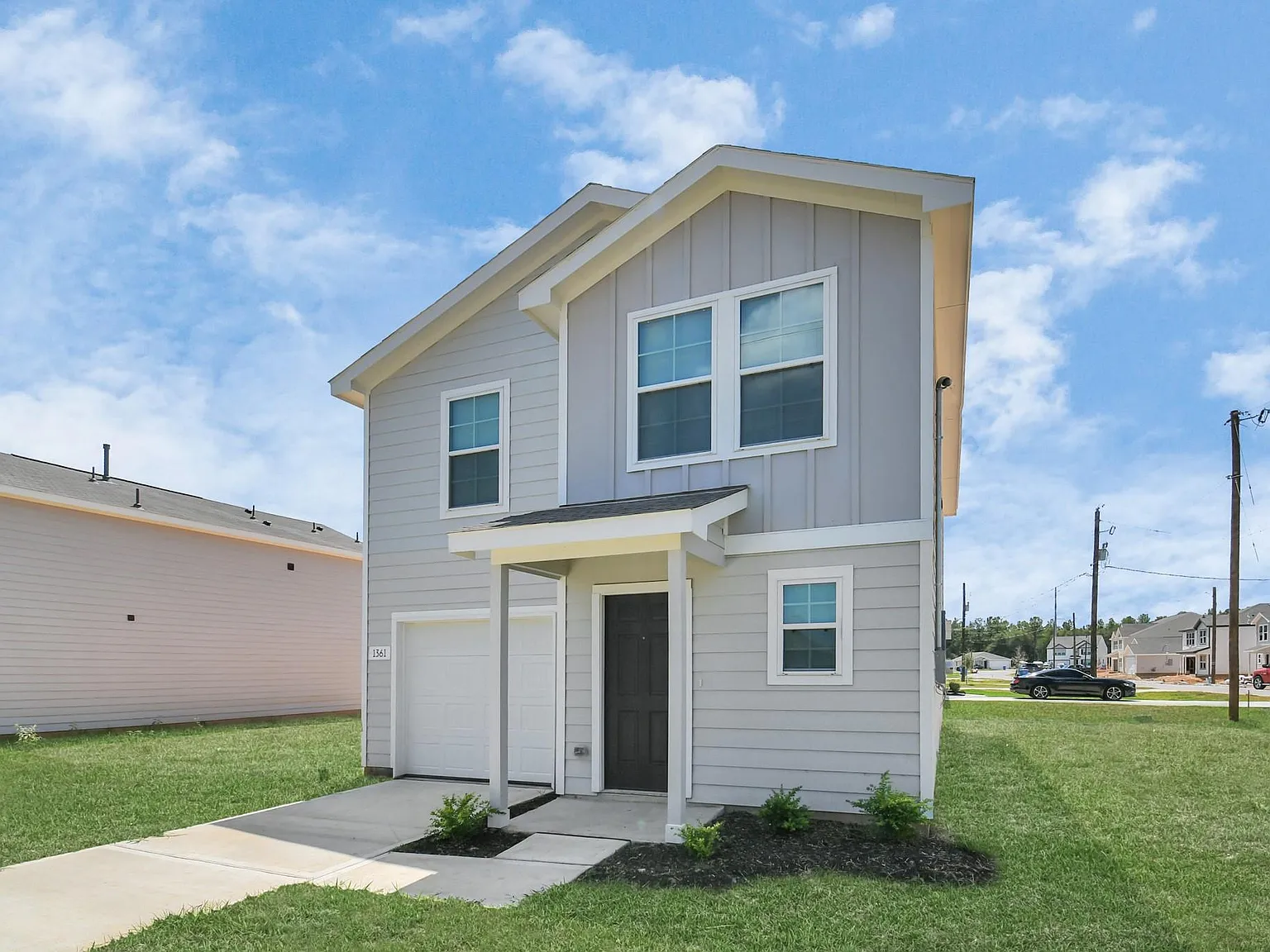 3 bed, 2.5 bath, 1600 sqft, $1,700 — Photo 3