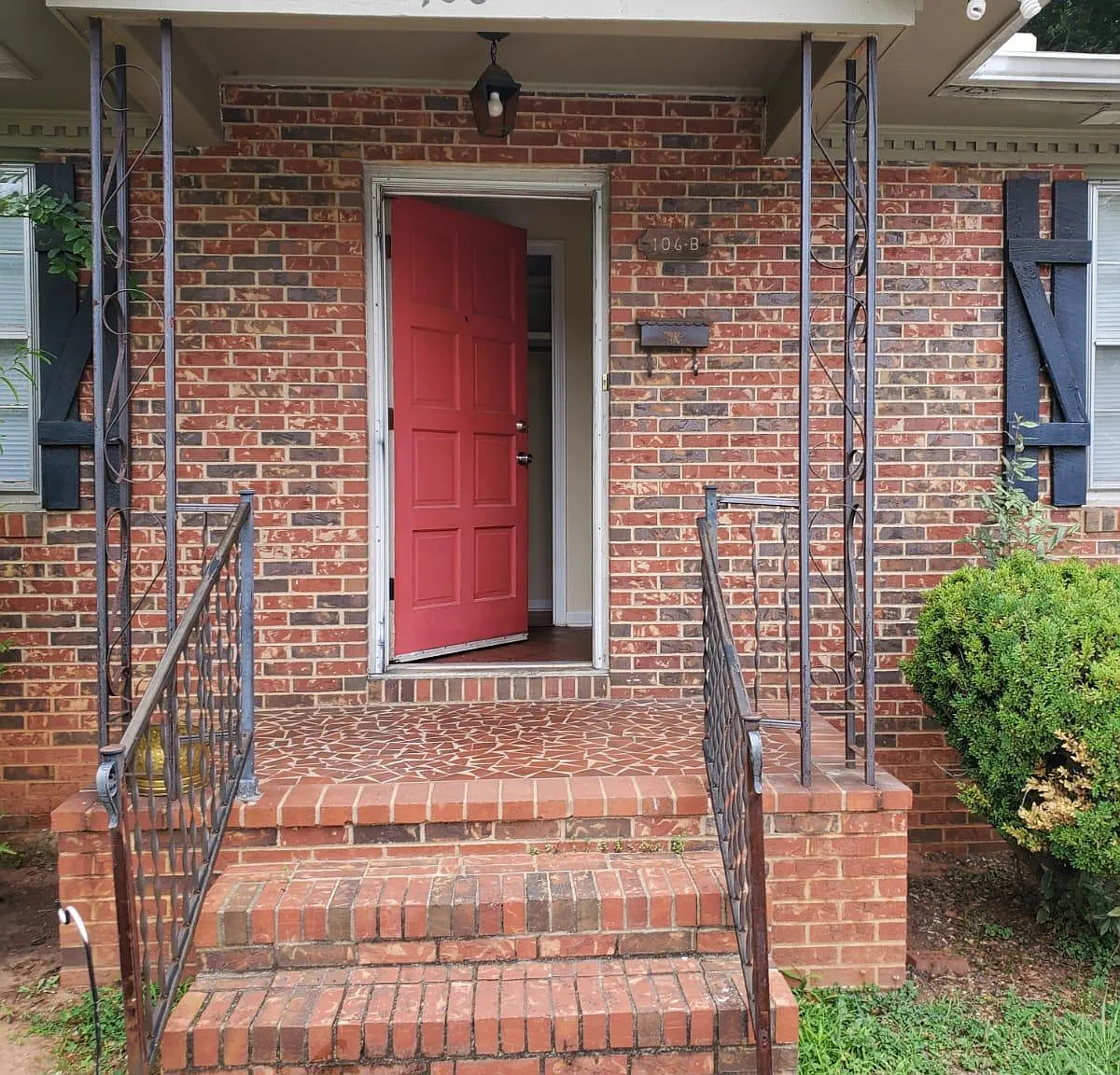 2 bed, 1.5 bath, 1000 sqft, $1,200 — Photo 1