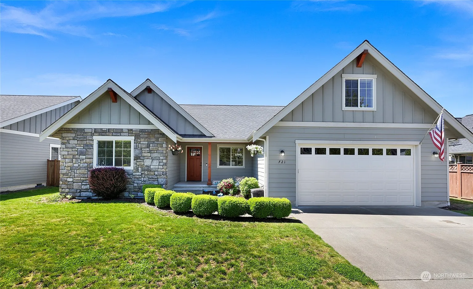 721 Maple Ridge Drive photo 1