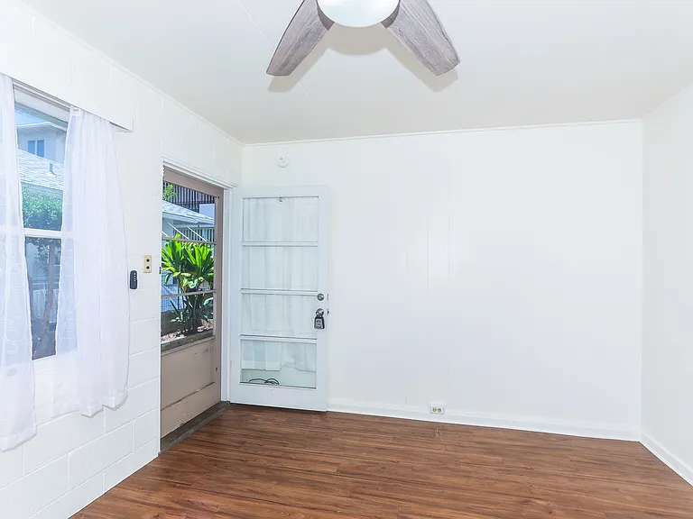 1918 Waiola St #2 — Photo 11