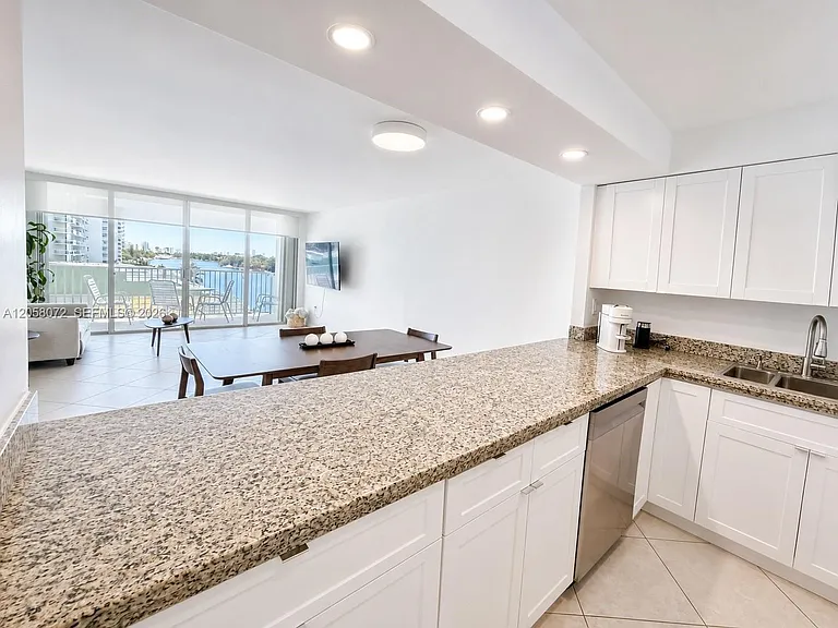 5838 Collins Ave #5G — Photo 5