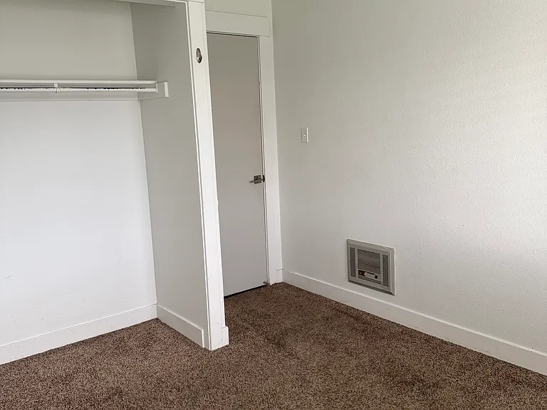 350 W 1045 N — Photo 13