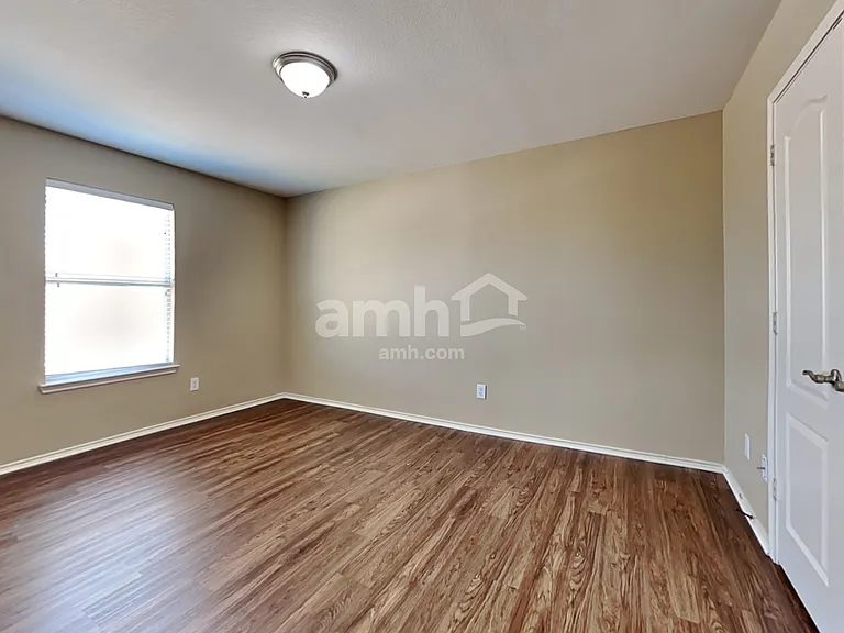 729 Redwing Dr — Photo 22