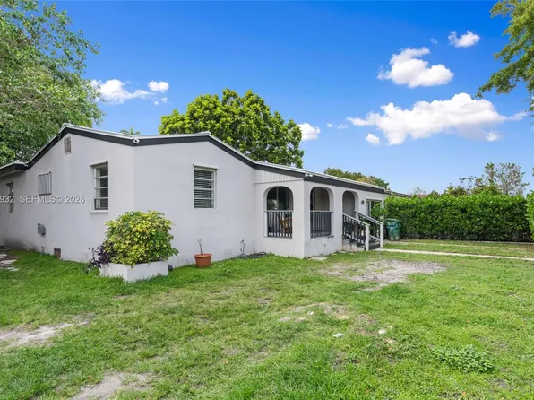 700 SW 44th Pl, Miami, FL 33134