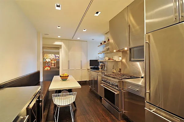 Sold by Corcoran | media 21