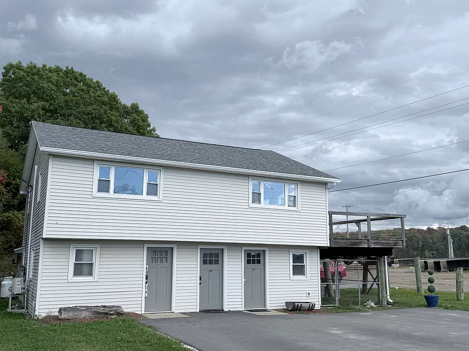 22 Steamboat Ave #B-C