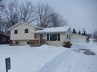 W7060 Verna Rd, Menasha, WI 54952