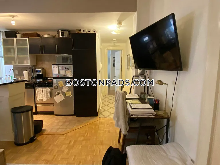 21 Beacon St #10B — Photo 2