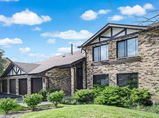 6262 Trinity Dr #1-B, Lisle, IL 60532