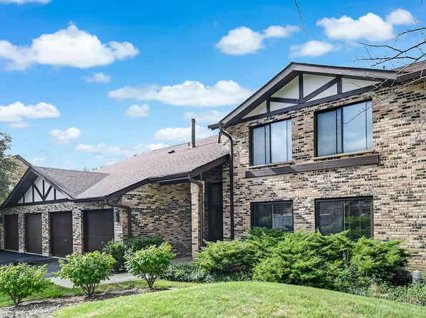 6262 Trinity Dr #1-B, Lisle, IL 60532