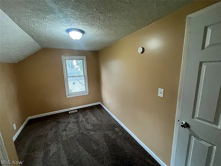 1270 Welsh Ave — Photo 10