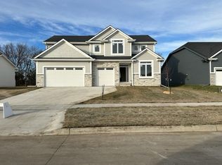 1407 Timber Ridge Dr, Norwalk, IA 50211