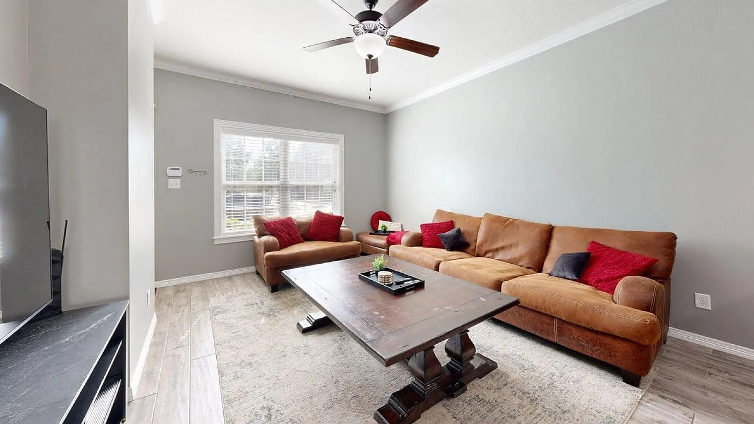 4 bed, 4.0 bath, $5,372 — Photo 2