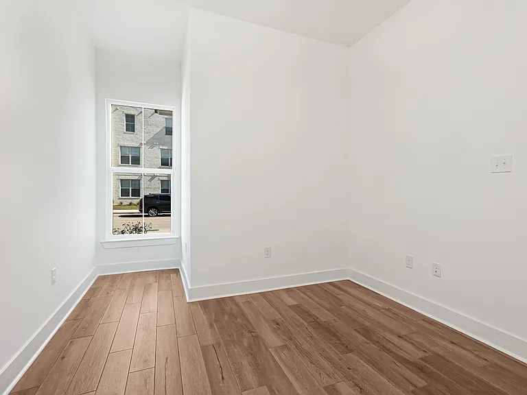 9534 Creekview Dr — Photo 24