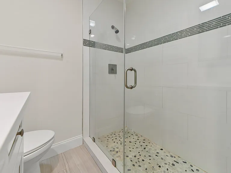 717 SW 16th St — Photo 21