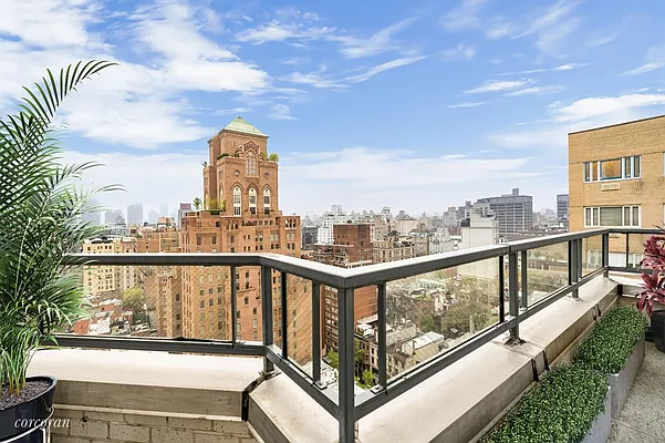 Sold by Corcoran | media 27