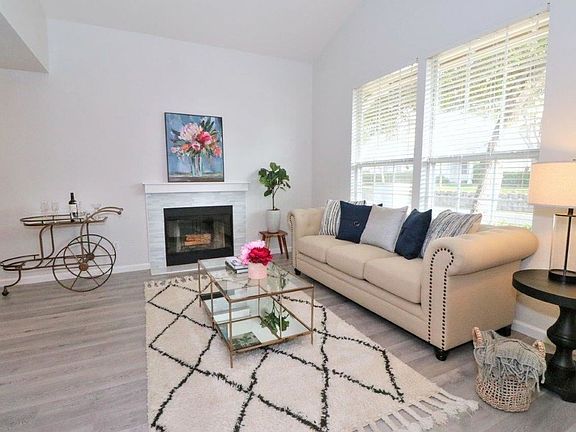 2nd image of 325 Baird Dr