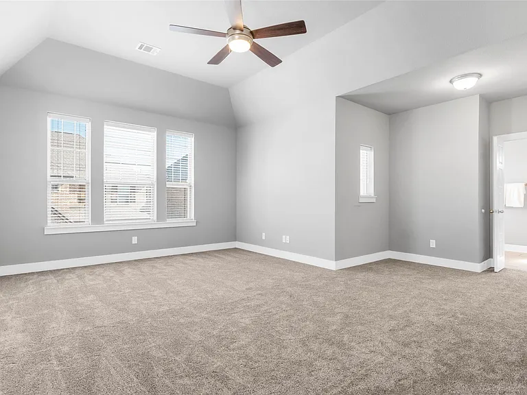 Master Bedroom w/Large Windows facing North