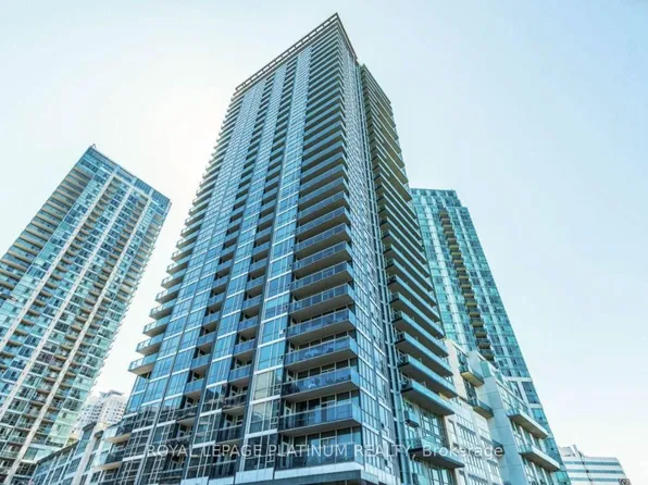 223 Webb Dr #1202, Mississauga, ON L5B 0E8