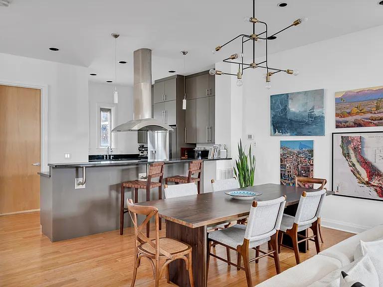 334 Van Buren St — Photo 13
