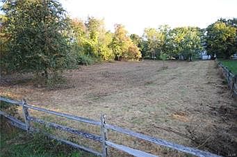 1st image of 4549 Linda Ln