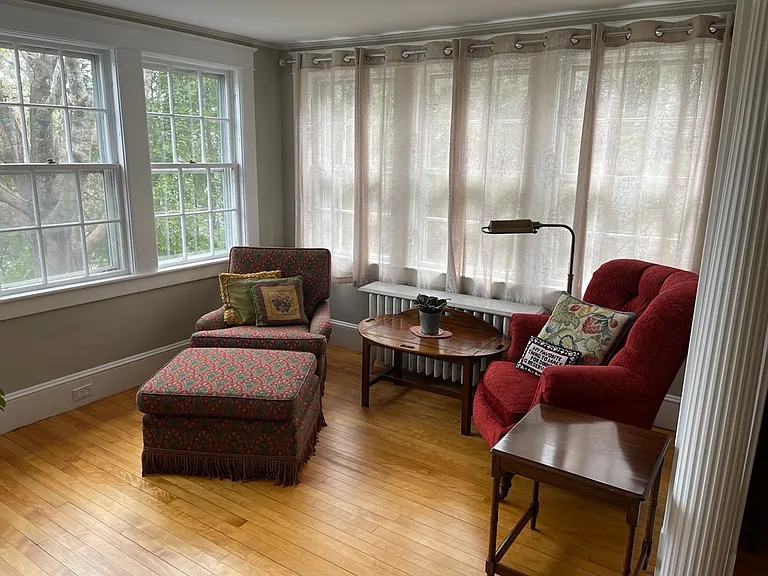 142 Russell Ave — Photo 17