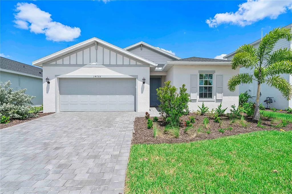 4 bed, 3.0 bath, 1933 sqft, $3,400 — Photo 2