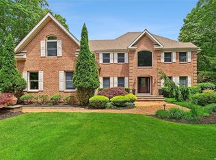 152 Landing Meadow Rd, Smithtown, NY 11787
