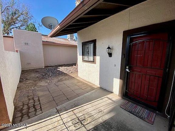 4th image of 1041 N Fleetwood Pl