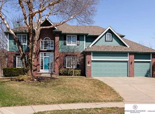 5917 S 175th Avenue Cir, Omaha, NE 68135