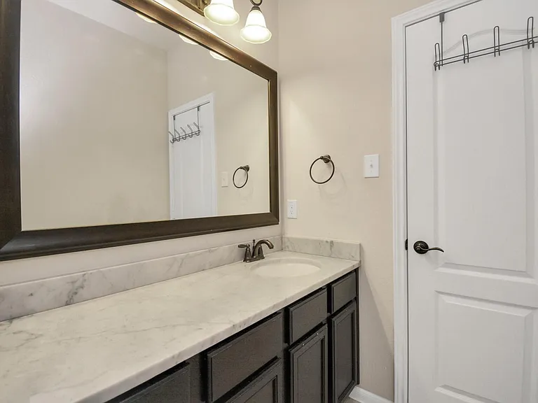 17510 Woodfalls Ln — Photo 33