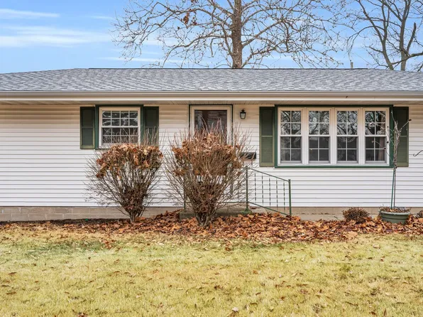 1106 Poplar Ln, Monticello, IL 61856