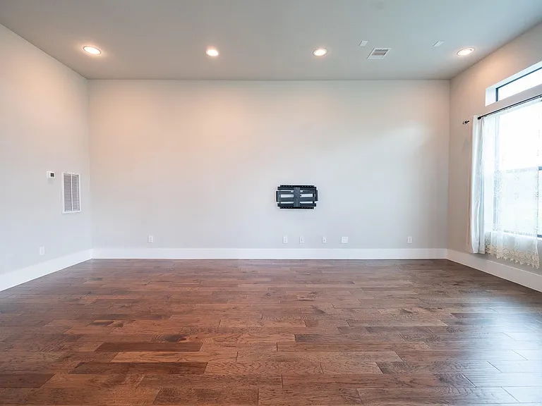 1613 Wheeler St #C — Photo 16