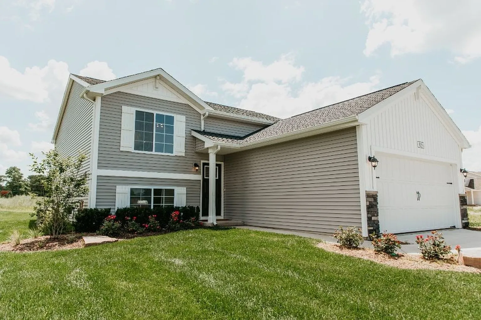 5910 Nancy Ann Dr photo 1