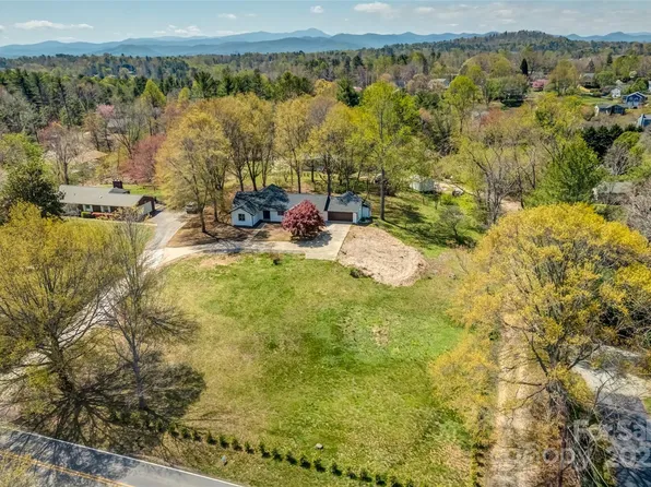 117 Lower Christ School Rd, Fletcher, NC 28732