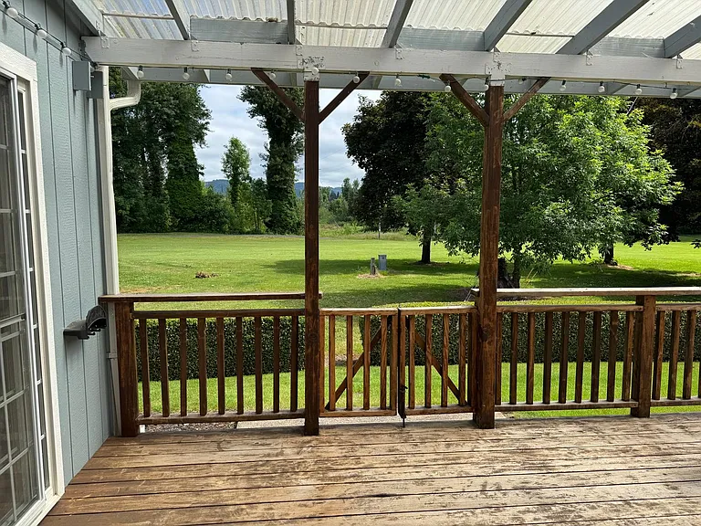 158 Village Dr — Photo 15