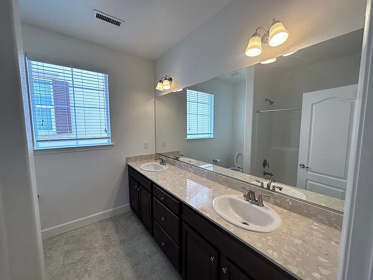 10735 Ridgebrook Dr — Photo 22